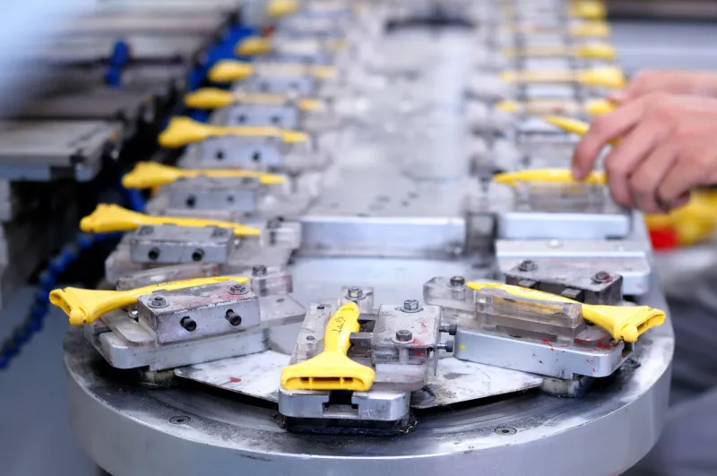 The Agility Premium: Why Growing US Manufacturers Are Choosing Ningbo Flexibility Over Domestic Factory Constraints